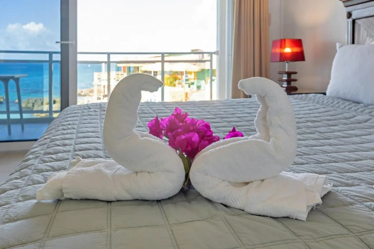 Apartamento Maho Beach House 1-Bedroom, Oceanfront Lifestyle